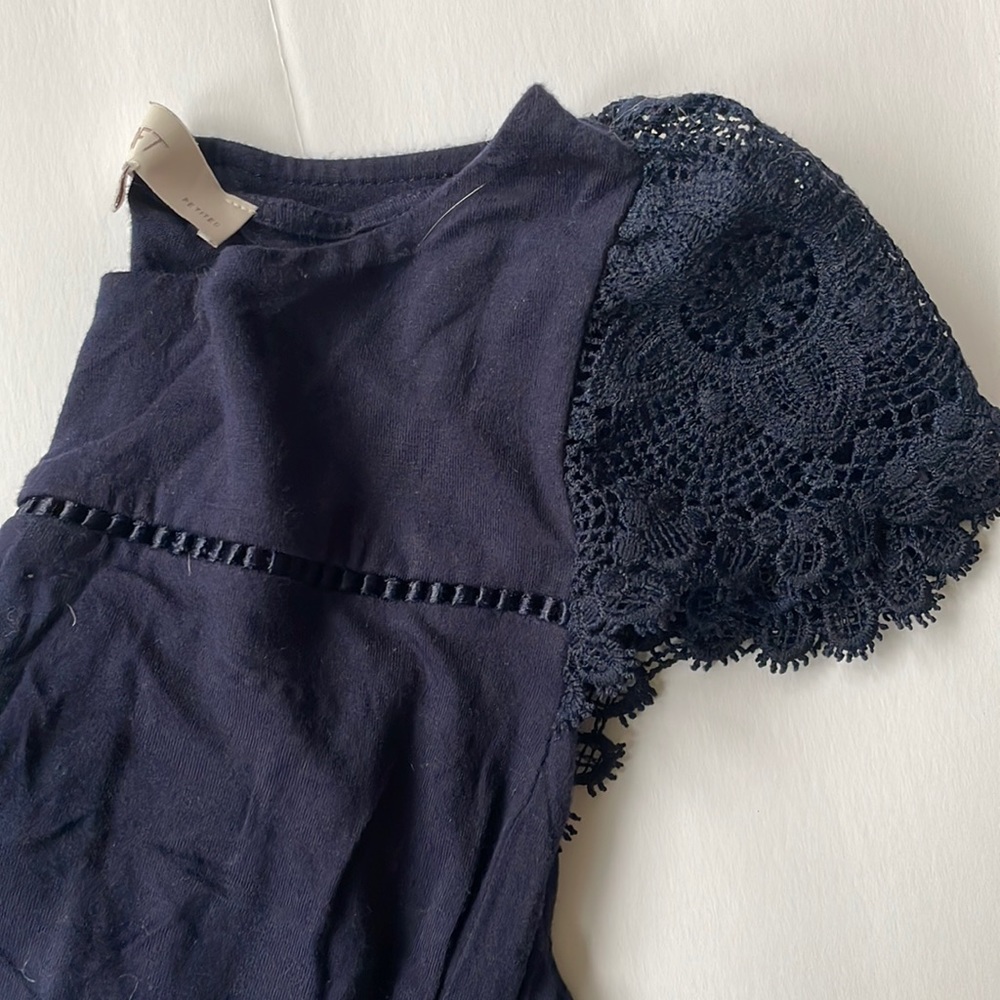 Navy blue dress — casual dress.